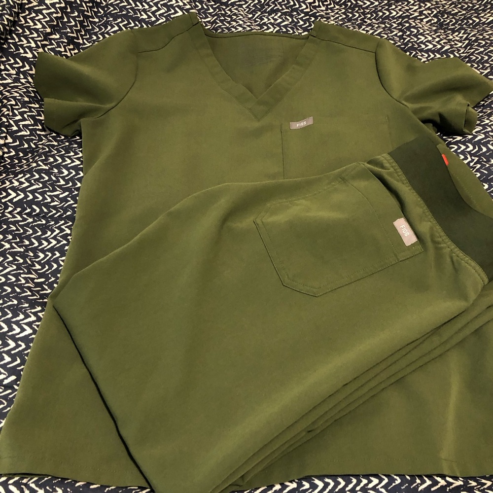 Figs Olive Green Scrub Set